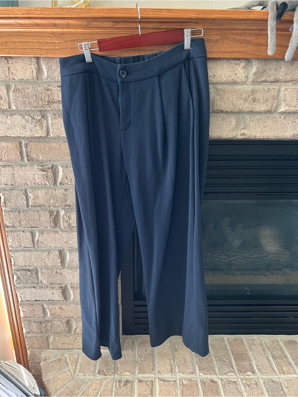 CAbi Navy Women’s Pleated Straight-Leg Pants